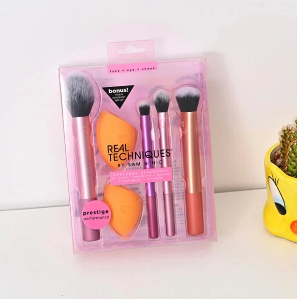 REAL TECHNIQUES Techniques Makeup Brushes Set Foundation Smooth Blender Puff Tool Sponges UK