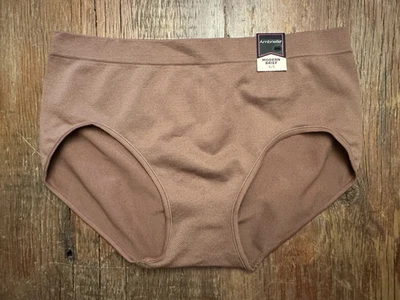 NWT AMBRIELLE SMALL SZ 5 BROWN SMOOTH STRETCH NYLON SPANDEX MODERN BRIEF PANTIES - Image 1 of 4