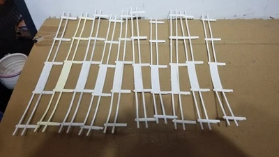 Винтажный забор для трассовых автомоделей Strombecker белый пластик - 10 штук - Изображение 1 из 2