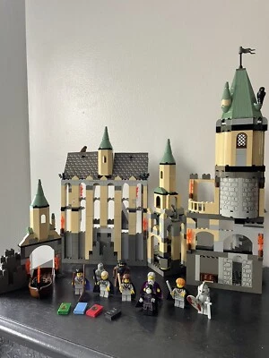 LEGO 4709 Harry Potter Hogwarts Castle - 100% COMPLETE - Image 1 of 4