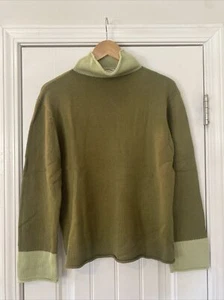 oobe Sweater Top Green Color Block Women’s Size Medium NWT - Picture 1 of 5