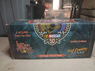 Nascar Country 98. Juego de 2 coches 50º. Ford Willys 1941 Leann Rimes R/C escala 1:24 Foto 1 de 4