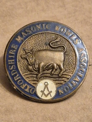 Vintage  Oxfordshire Masonic Bowls Association badge. - Image 1 of 2
