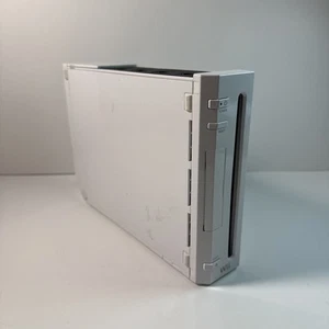 Nintendo Wii Replacement Console Only Gamecube Compatible RVL-001 For Parts - Picture 1 of 8