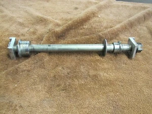 2002 SUZUKI DL 1000 Rear axle with spacers - Bild 1 von 3