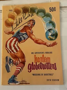 Satchel Paige 1965 Harlem Globetrotters Autographed Program Very Rare With COA! - Picture 1 of 5