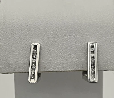 10K白金钻石通道套装Huggie耳环 — 第 1/4 张图片