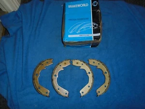 Vauxhall Frontera 1992-2004 NOS Brakeworld Handbrake Shoes - Picture 1 of 3