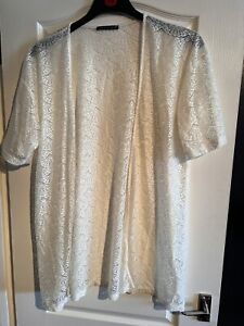 white lace long cardigan / pull over. short sleeves. size medium. (sb6) 