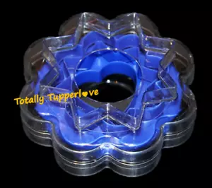 Juego de 5 cortadores de galletas Tupperware azul con estuche transparente soporte flor corazón NUEVO - Imagen 1 de 2
