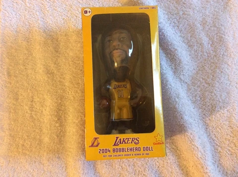Bobbleheads 2004 Los Angeles Lakers Karl Malone Bobble head  Carl's Jr Cover