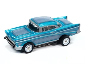 Auto World TJet: 1957 Chevrolet Bel Air Lowrider  in blau OVP - Bild 1 von 3