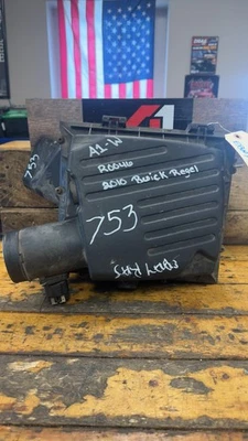 11-12 BUICK REGAL 2.4L AIR CLEANER BOX W/O CAL EMISSIONS - Image 1 of 4