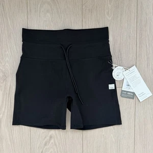NWT Vuori Women’s Daily Short Black Size Small VW3101 - Picture 1 of 4