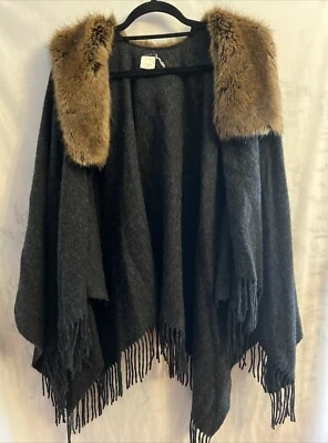 J. Poncho chal envolvente Crew mezcla de lana imitación piel negro/gris flecos para mujer talla única Foto 1 de 4