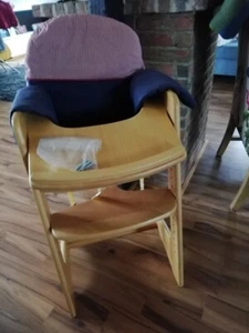 Kinderhochstuhl, Holz, Höhenverstellbar, Sitzverkleiner, Anschnallbänder, - Bild 1 von 1