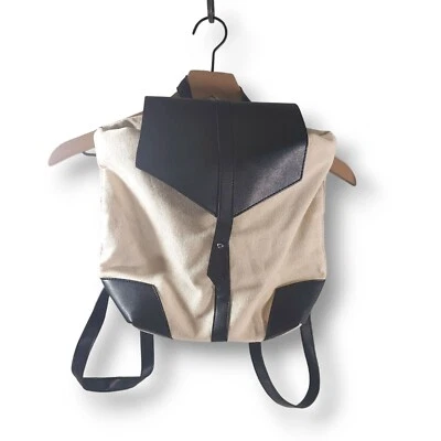 Mochila Deux Lux Lona Blanca y Negra 12" x13" Foto 1 de 4