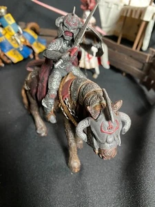 Schleich Mundo de Caballeros Medieval Negro Zahor Caballero Blindado Caballo de Guerra # 70059 - Imagen 1 de 9
