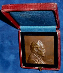 Austria-Vienna quadrata AE55mm medaglia di Eduard Kremser di A. Bachmann - Foto 1 di 4