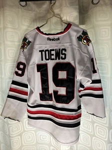 CHICAGO BLACKHAWKS JONATHAN TOEWS #19 NHL Hockey Jersey, Size 48 CCM - Picture 1 of 7