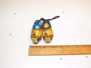 Vintage Thimble Holder & Pin Cushion Wood 'Dutch' Shoes - Holland - Picture 1 of 5