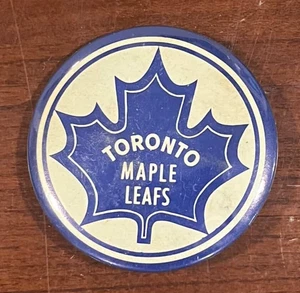 Hockey pinback button 1.5” dia Toronto Maple Leafs - Picture 1 of 2