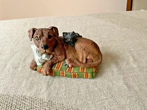 Figura Jean Williams 1980 Royal The Bronze Menagerie Baby Sitting Dog gatos - Imagen 1 de 7