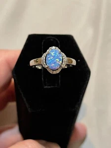 Anello in argento sterling blu lavanda creato in laboratorio opale cubic zirconia aureola misura 9 - Foto 1 di 12