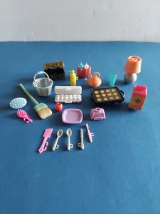 Gran Lote de 21 Artículos de Cocina y Limpieza Muñeca Barbie Vintage  - Imagen 1 de 6