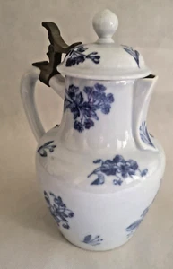 Superbe pichet cruche cafetière En porcelaine et étain Décor floral bleu - Bild 1 von 14