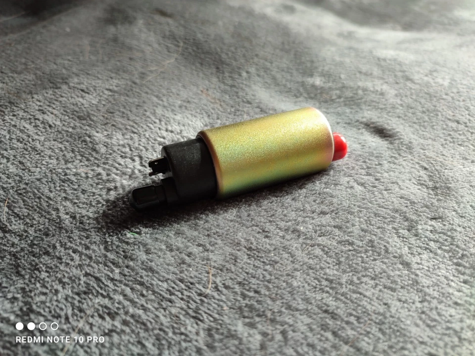 Suzuki Burgman UH  125/200  BJ. 2007 - 2013  Benzinpumpe - Bild 1 von 2