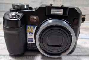 Sony CyberShot DSC V3 7.2MP Digital Camera 2.5" LCD 4x Optical with Accessories - Picture 1 of 21