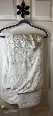 Tahari Home FULL/QUEEN 3Pc Duvet And Two Standard Shams 90 X 96 In - Image 1 of 4