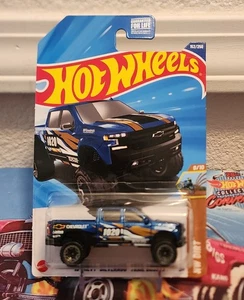 Camioneta pickup Chevy Silverado Trail Boss LT 4X4 Hot Wheels 2025 #152 azul 2019 19 - Imagen 1 de 3
