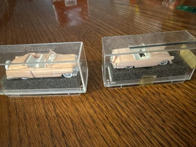 Dos Marilyn Monroe Estilo Rosa Cardiaco 's Praliné Automóvil Internacional 1:87 Foto 1 de 4