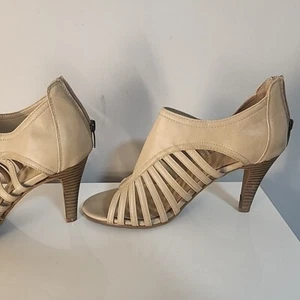 Women's Open Toe Chucky High Heel Ankle Buckle Sandal Shoes Size 9W - Pre Owned - Picture 1 of 19