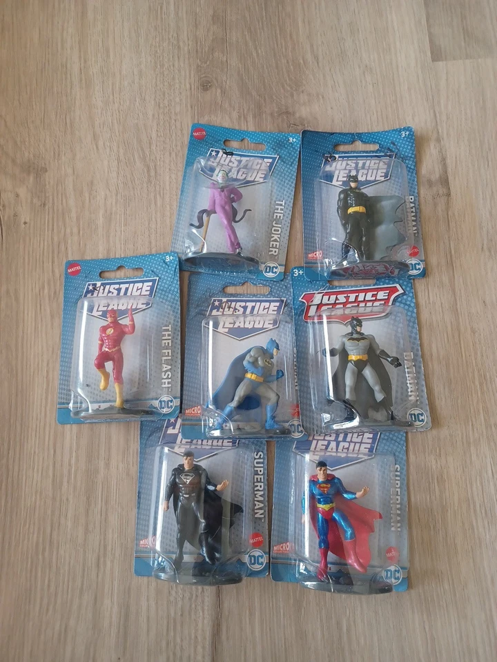 Lote de 7 mini figuras de la Liga de la Justicia de DC Comics Barman, Joker, Flash, Superman Foto 1 de 4