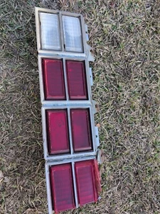 1979 1980 CHEVROLET MONTE CARLO TAIL LIGHT RIGHT SIDE ASSEMBLY - Picture 1 of 14