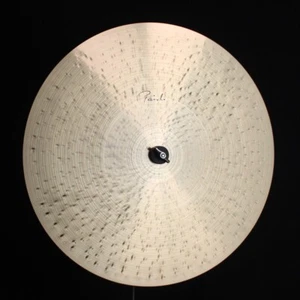 Paiste 22" Signature Traditionals Light Flat Ride - 2590g (video demo) - Picture 1 of 1