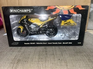 Minichamps 122 063046 Yamaha YZR-M1 camel Yamaha Team Valentino Rossi 2006 como nuevo - Imagen 1 de 7