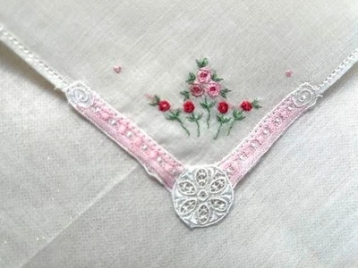 VINTAGE ANTIQUE 1920s HANKY EMBROIDERED LACE CORNER ELEGANT SMALL NEW PINKS - Image 1 of 3