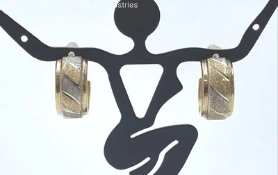 Pendientes de aro con textura de oro multicolor de 14K - 1,42 gramos Foto 1 de 4