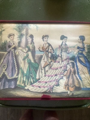 Hanes 复古手帕盒紫红色天鹅绒内衬丝绸印花维多利亚女士 * * * — 第 1/4 张图片