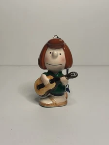 Vintage Peanuts Ceramica Decorazione Natalizia Menta Piperita Patty Chitarra 1966 UFS Giappone - Foto 1 di 9