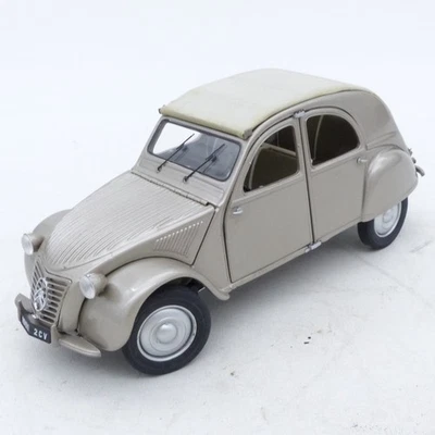Franklin Mint 1:24 B11WH08 Citroën 2CV 1951 metallic in Tüte o. EX8100 - Bild 1 von 2