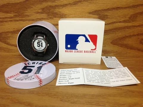 2004 Ichiro Suzuki Seattle Mariners Commemorative Watch .372 average 262 hits Cover