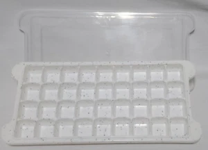 NEW Silicone Ice Cube / Jello Tray, Easy Release with Lid, 36 Cubes BPA Free - Picture 1 of 4