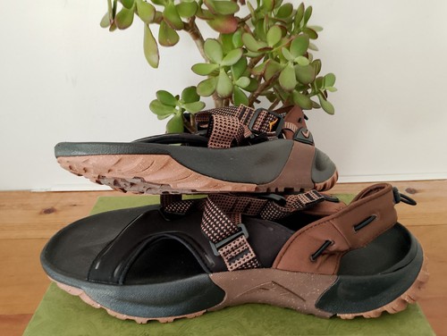 Sandali uomo Nike Oneonta con cinturino nero cacao wow gomma marrone DJ6604 002. Taglia 13