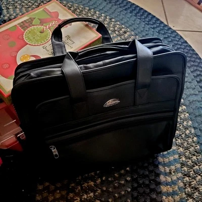 Maletín grande de cuero para portátil Samsonite Foto 1 de 4