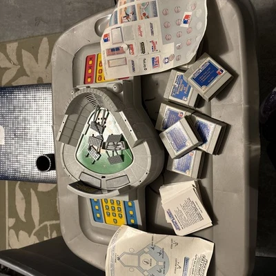 Parker Bro. 1988 Alineación inicial de béisbol parlante con 7 cartuchos y tarjetas Foto 1 de 4